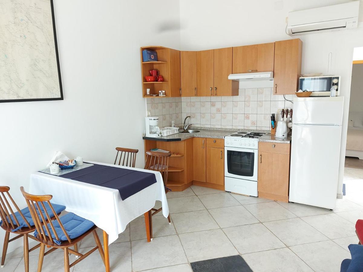 Vila Kraljica Malinska Luaran gambar