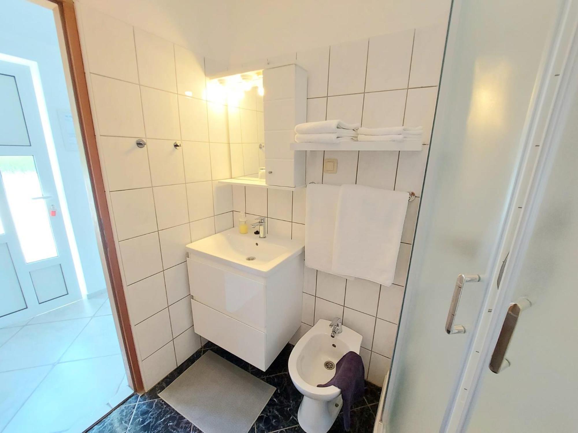 Vila Kraljica Malinska Luaran gambar