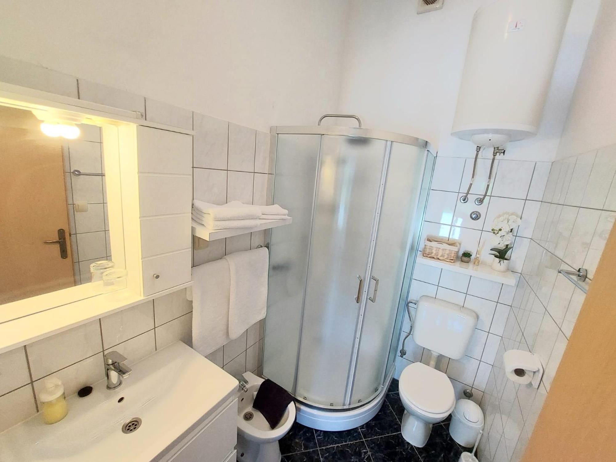 Vila Kraljica Malinska Luaran gambar