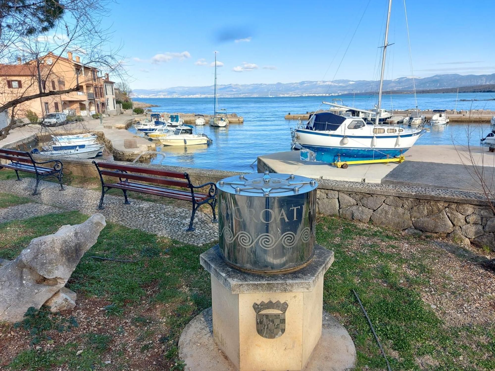 Vila Kraljica Malinska Luaran gambar