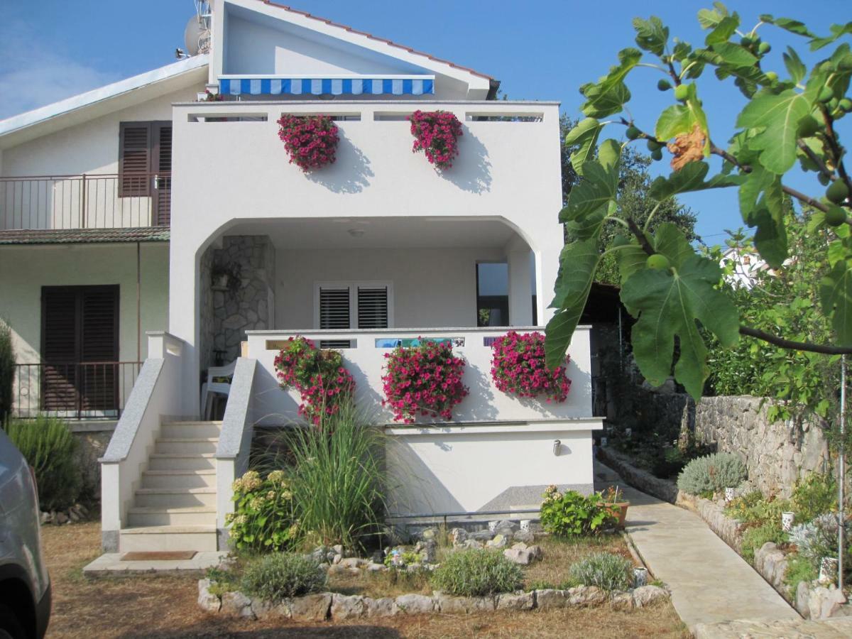 Vila Kraljica Malinska Luaran gambar
