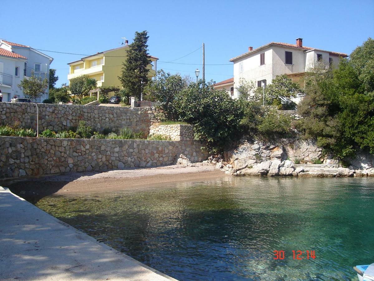 Vila Kraljica Malinska Luaran gambar