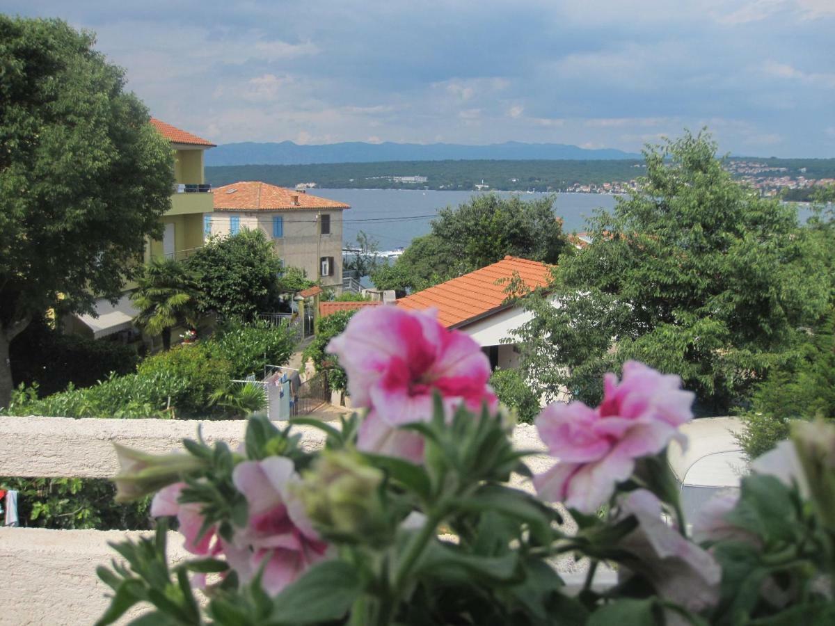 Vila Kraljica Malinska Luaran gambar